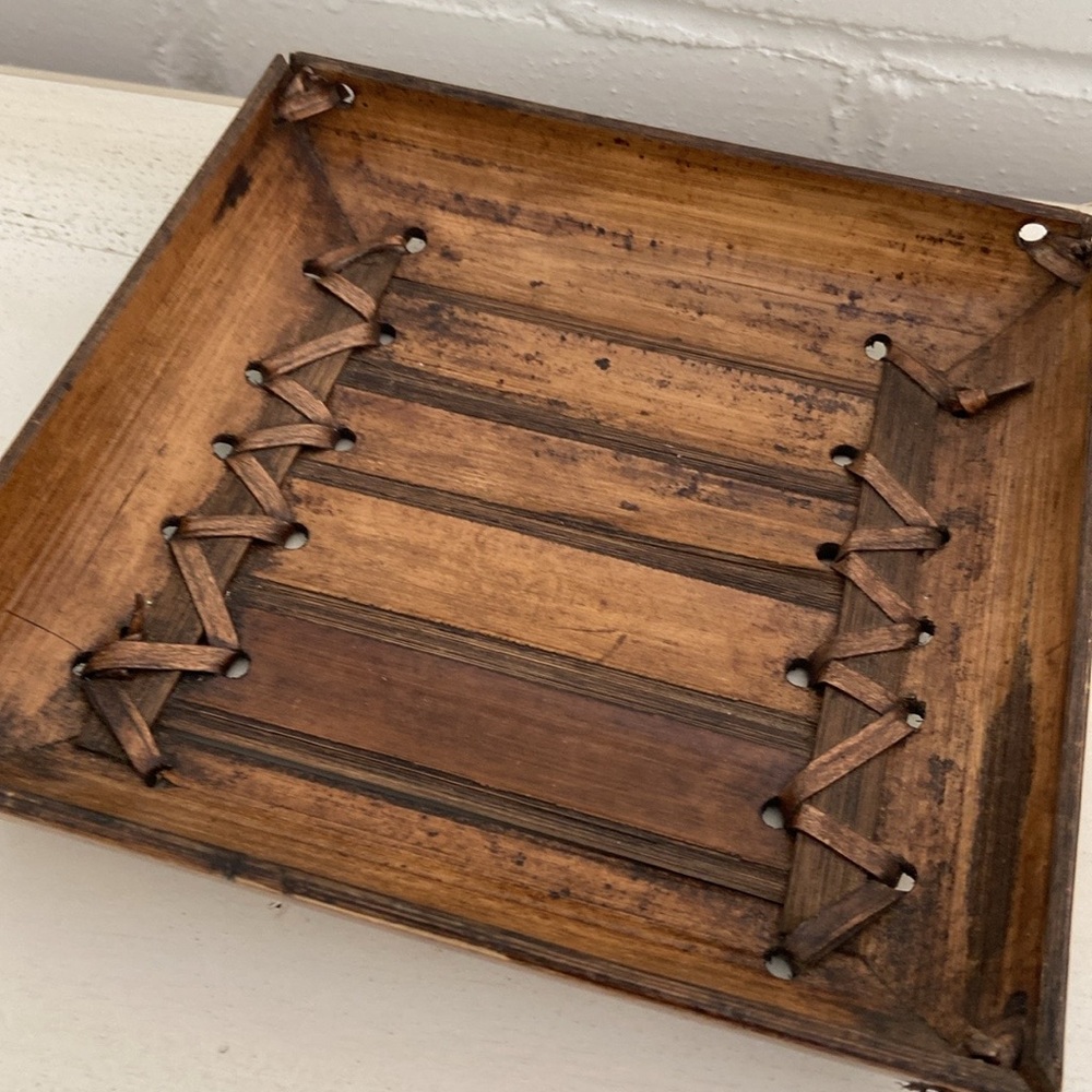 Small Traditional Classic Rustic Brown Wooden Bamboo Catch-All Tray Dish - Picture 3 of 4